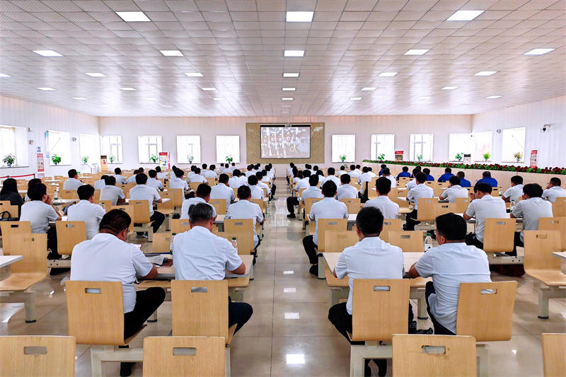 铭记历史、勇毅前行！JXF吉祥坊电缆集中观看九三阅兵仪式